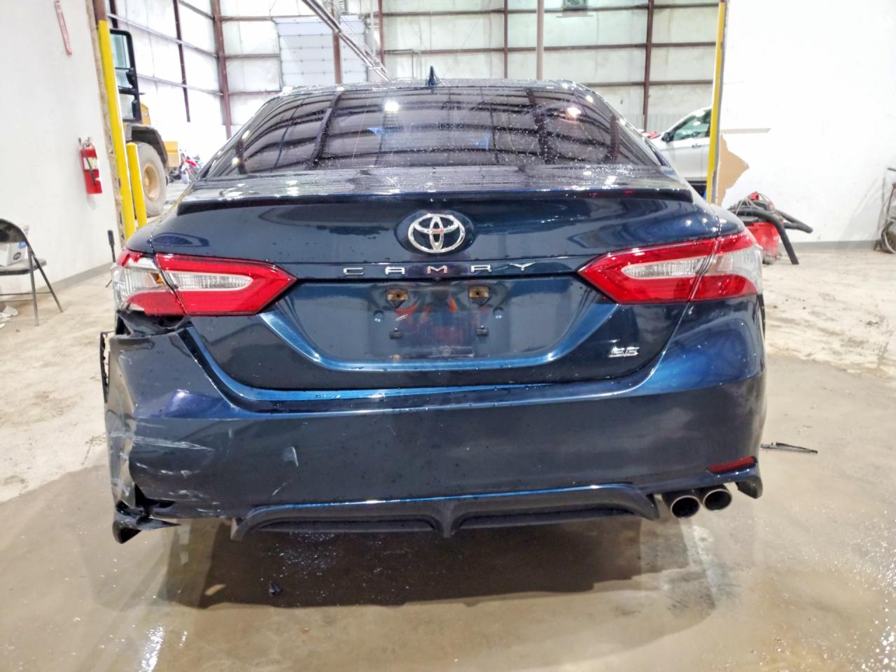 2019 TOYOTA CAMRY SE photo 11