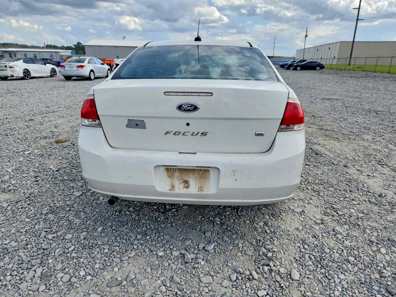 2009 FORD FOCUS SE photo 6