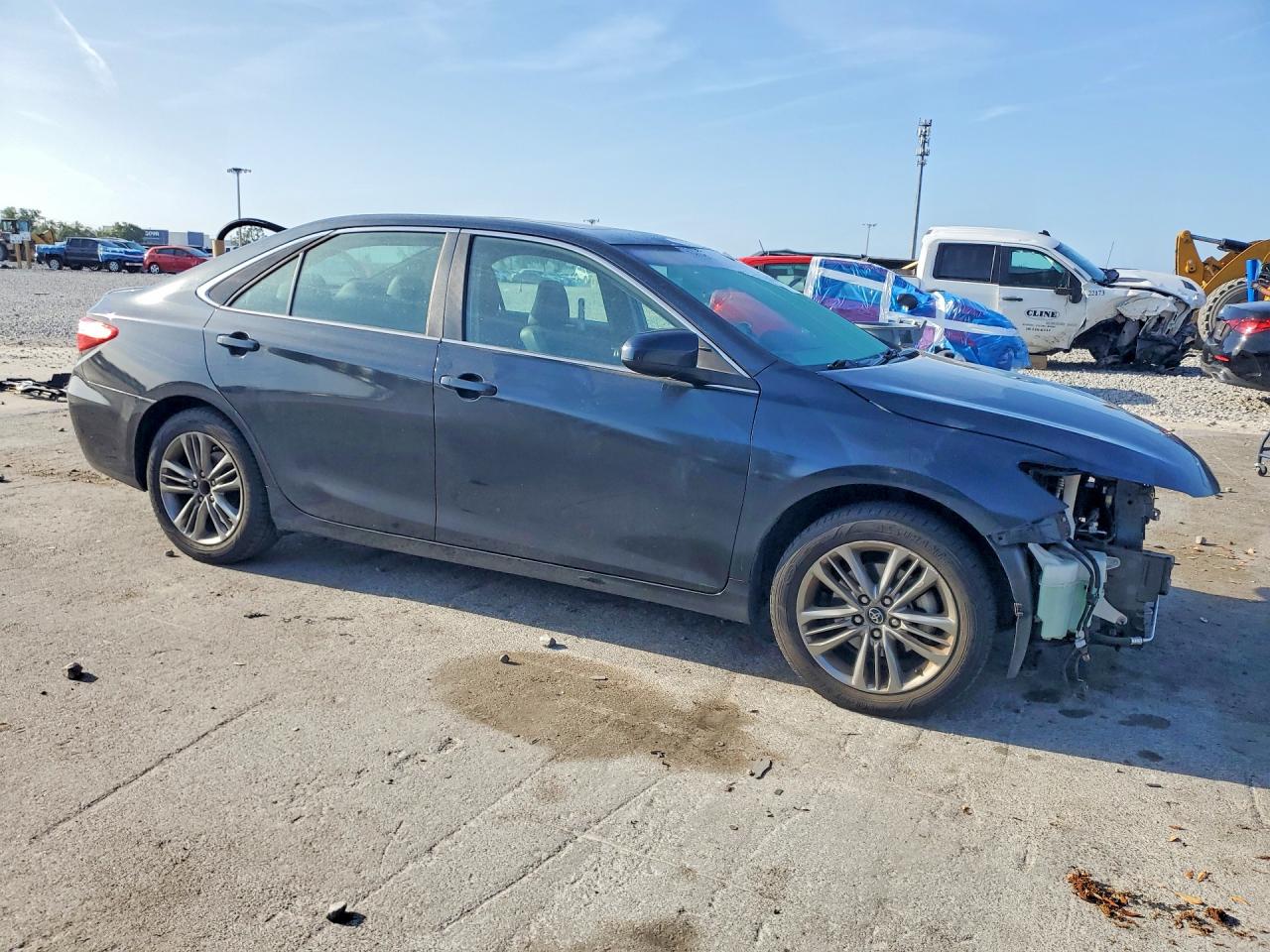 2017 TOYOTA CAMRY SE photo 7