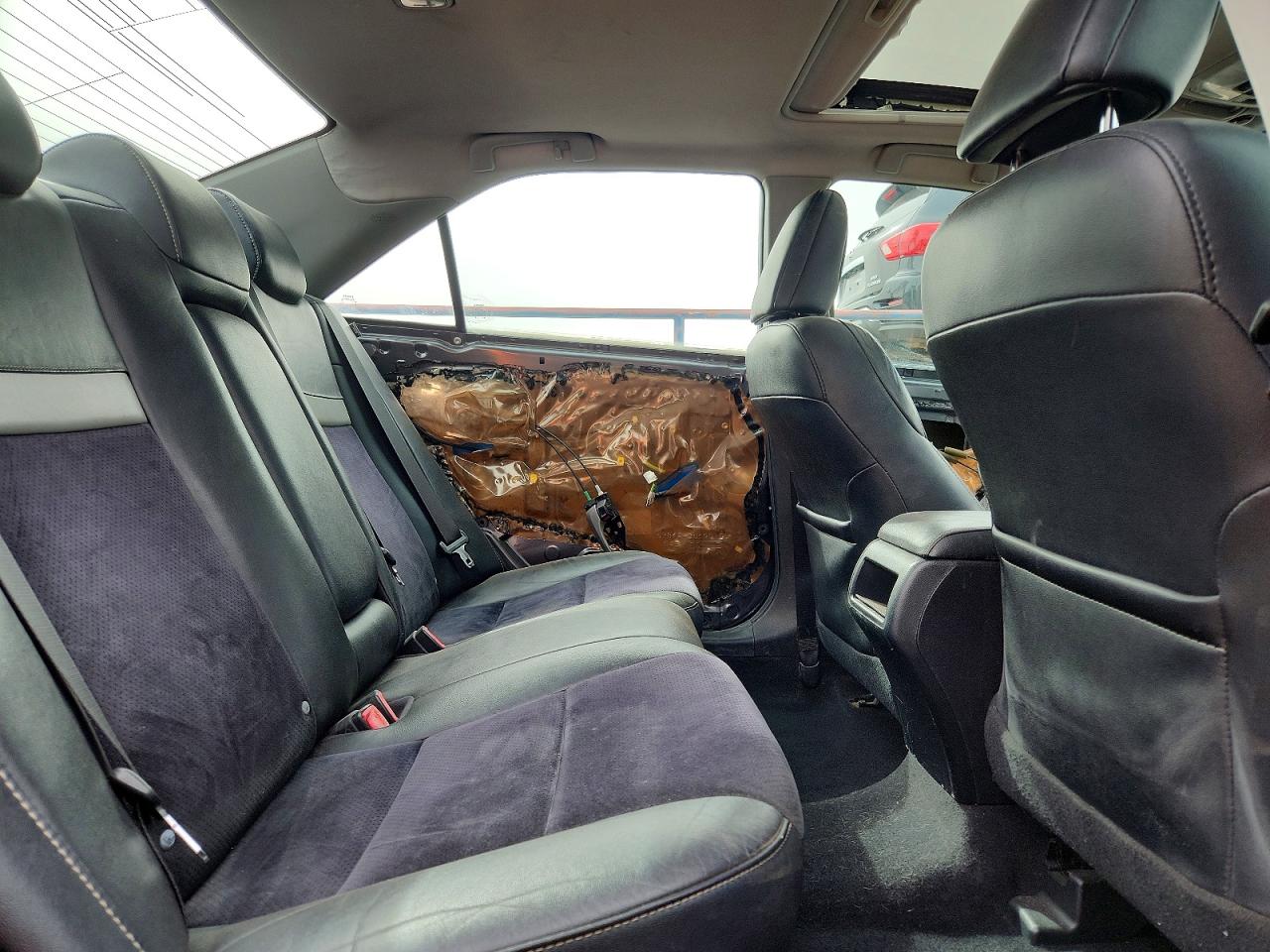 2013 TOYOTA CAMRY SE photo 19
