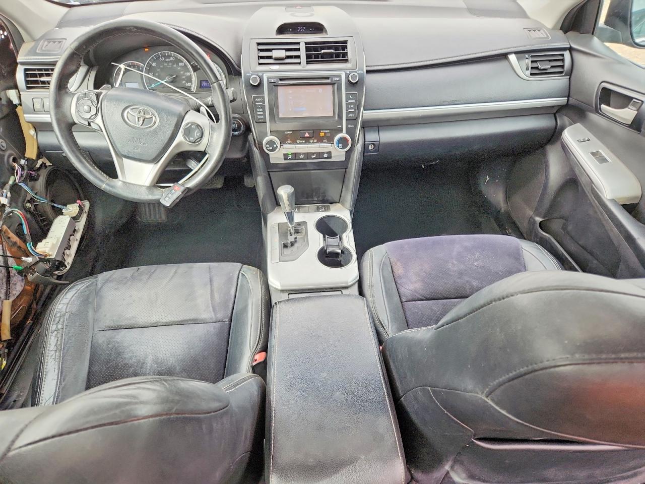 2013 TOYOTA CAMRY SE photo 15