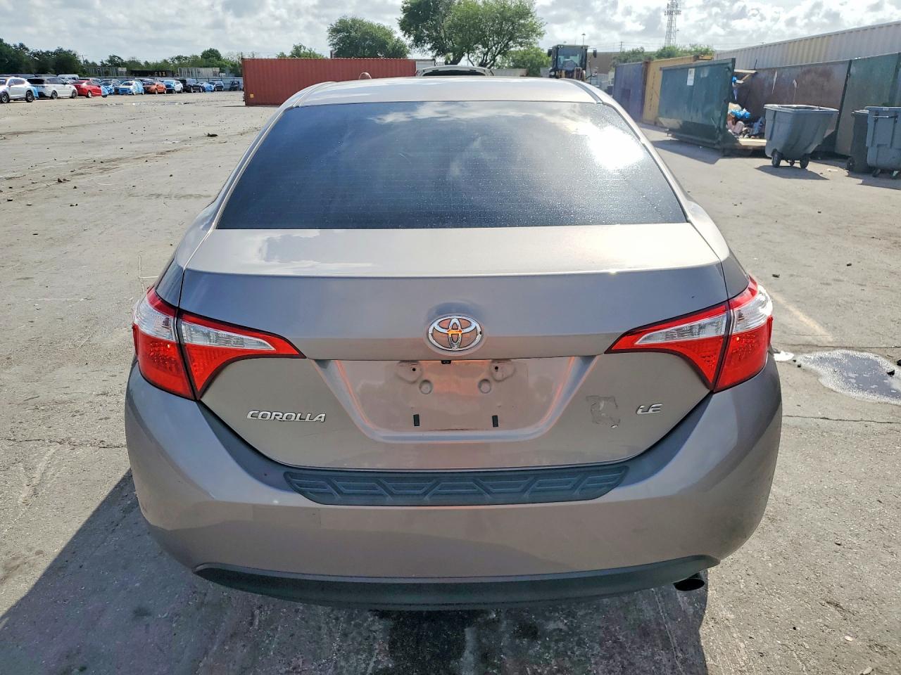 2015 TOYOTA COROLLA LE photo 11