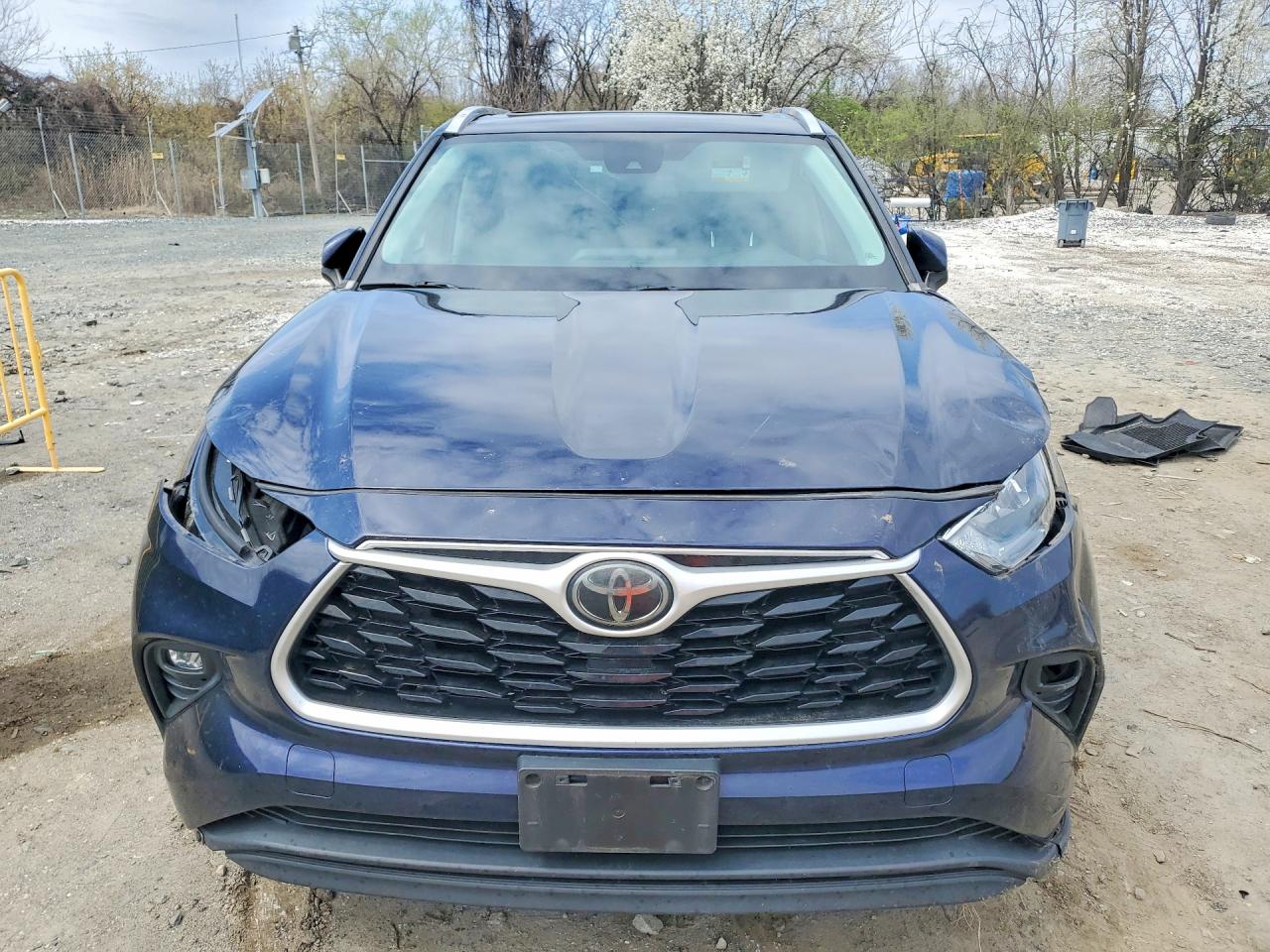 2020 TOYOTA HIGHLANDER XLE photo 13