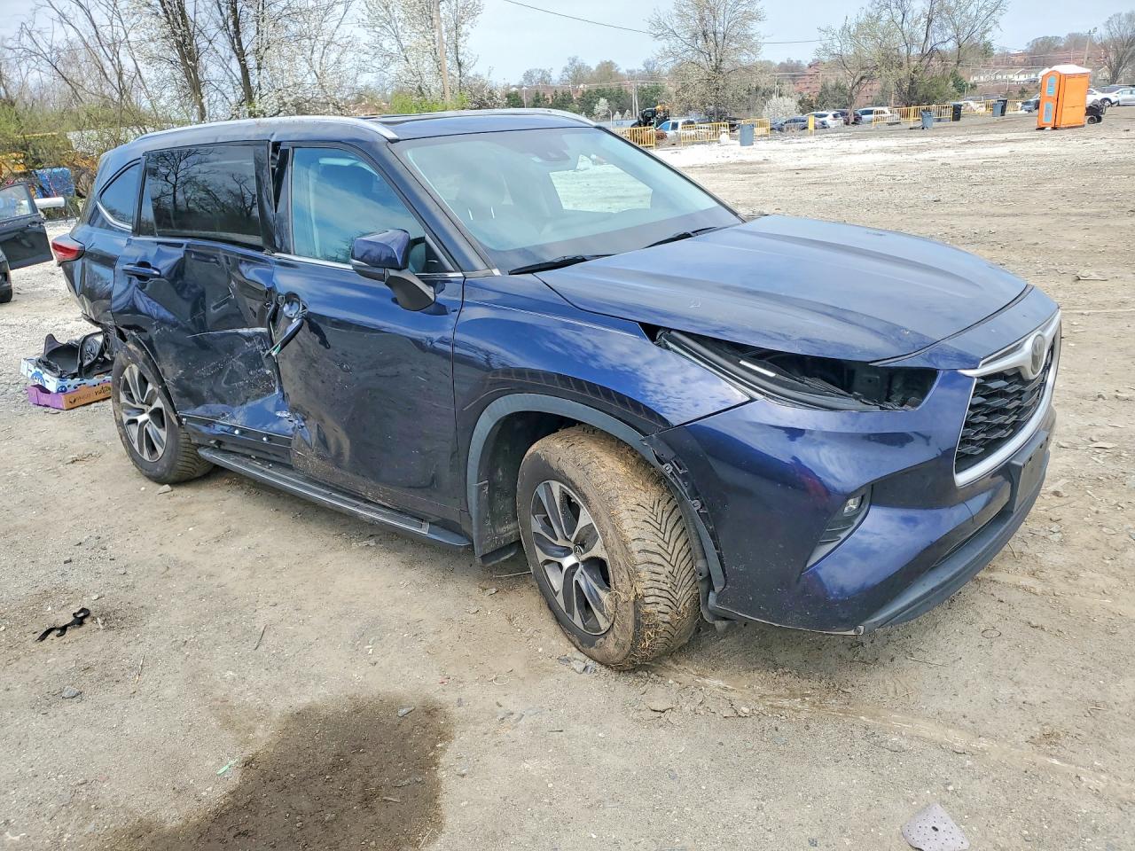 2020 TOYOTA HIGHLANDER XLE photo 10