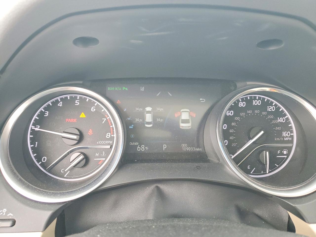 2018 TOYOTA CAMRY XLE photo 17
