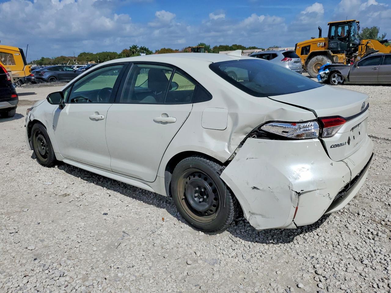 2020 TOYOTA COROLLA LE photo 3