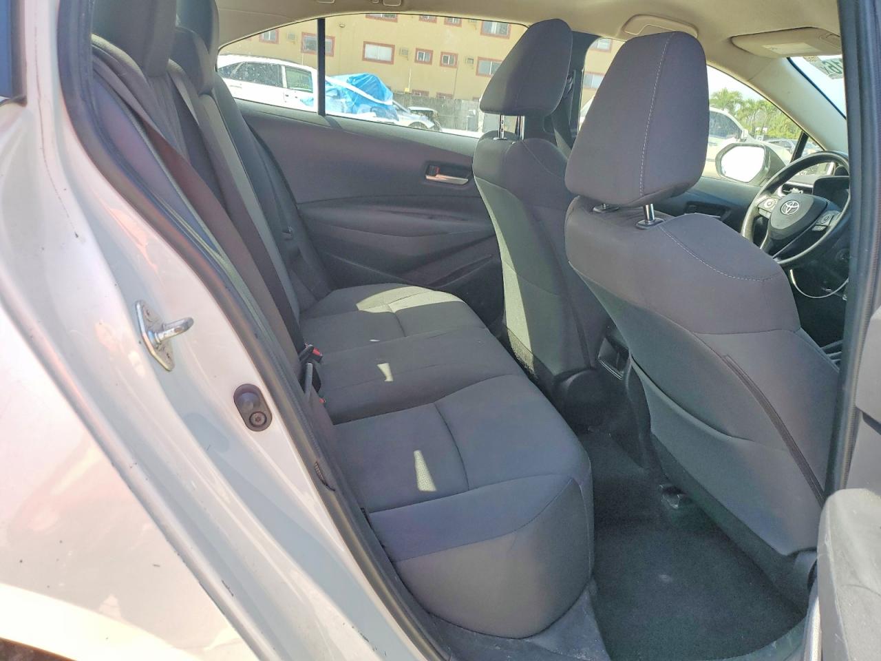 2020 TOYOTA COROLLA LE photo 19