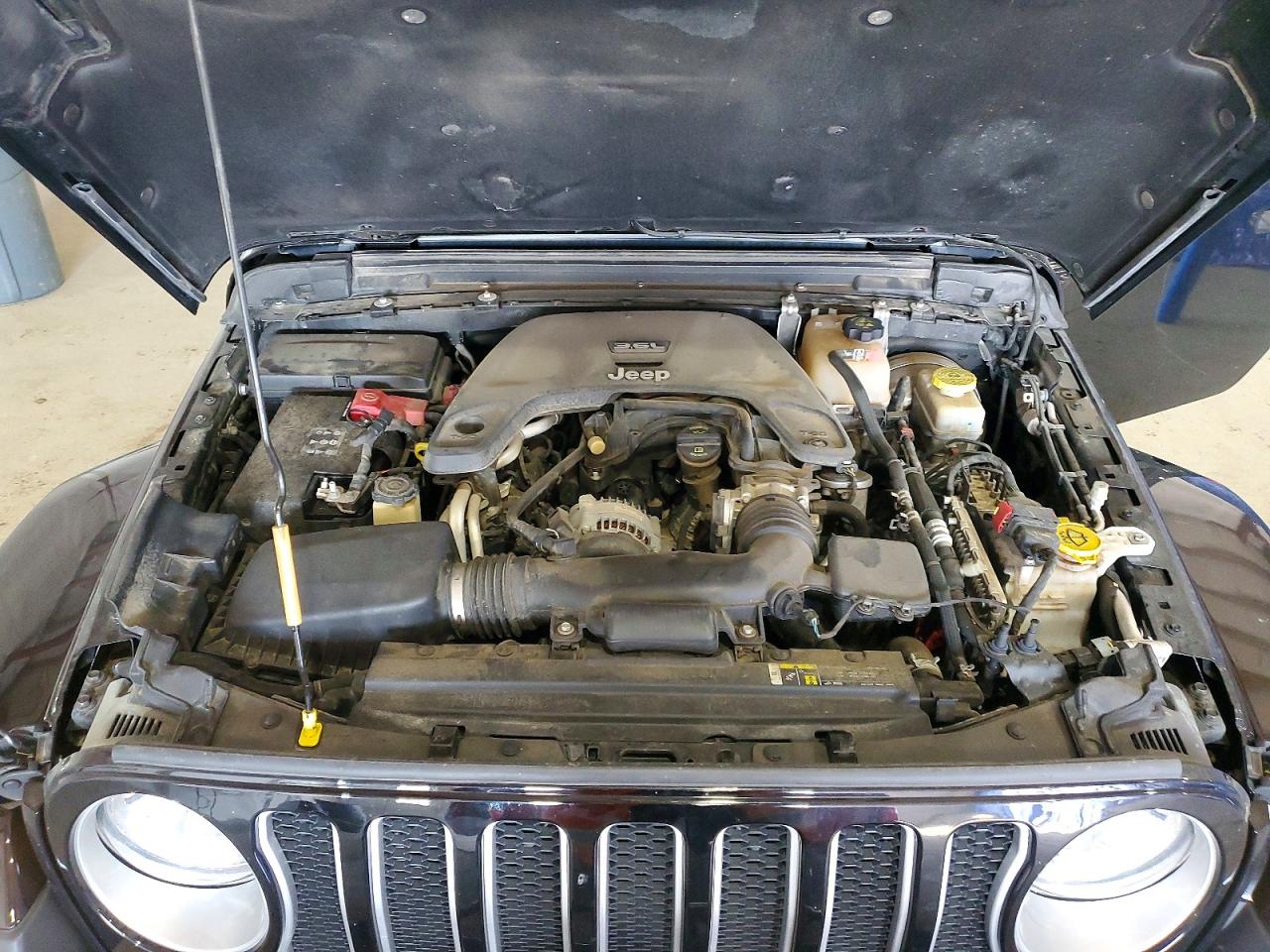 2018 JEEP WRANGLER UNLIMITED SAHARA photo 21