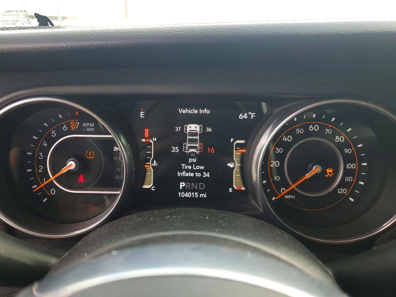 2018 JEEP WRANGLER UNLIMITED SAHARA photo 17