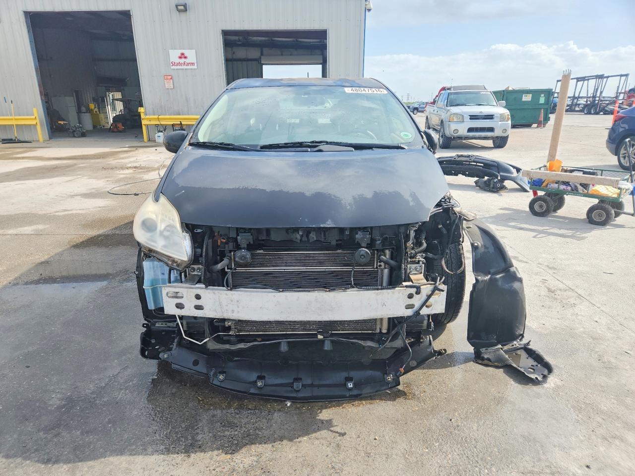 2013 TOYOTA PRIUS TWO photo 9
