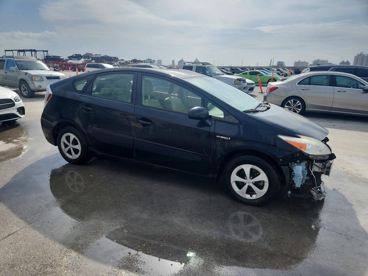 2013 TOYOTA PRIUS TWO photo 7
