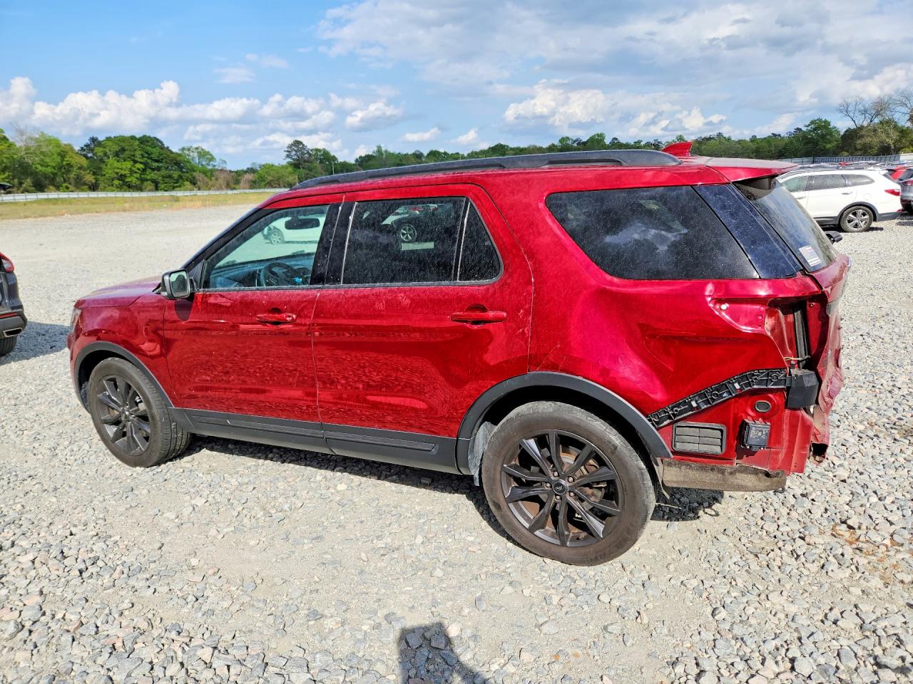 2017 FORD EXPLORER XLT photo 2