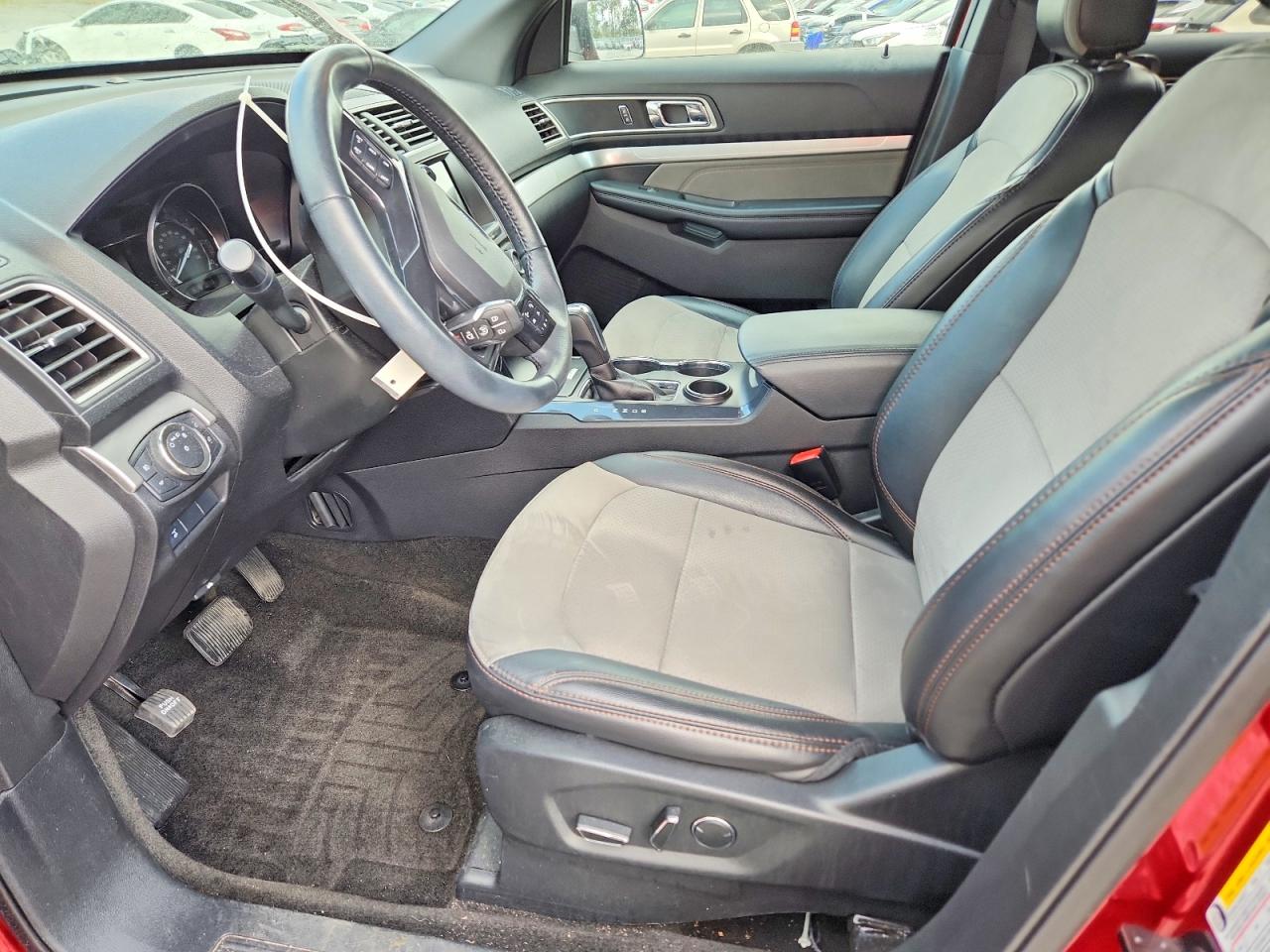 2017 FORD EXPLORER XLT photo 7