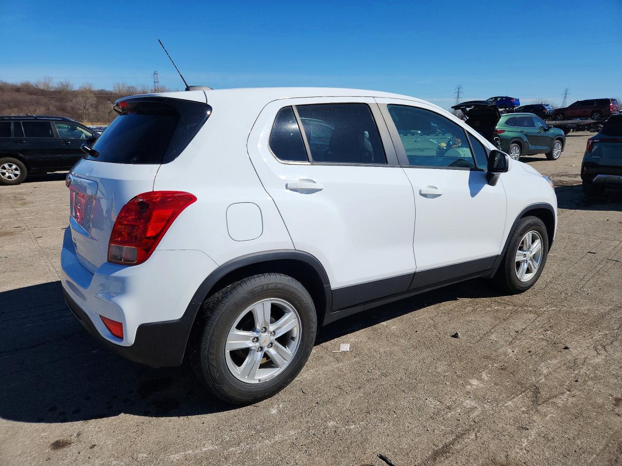 2020 CHEVROLET TRAX LS photo 5