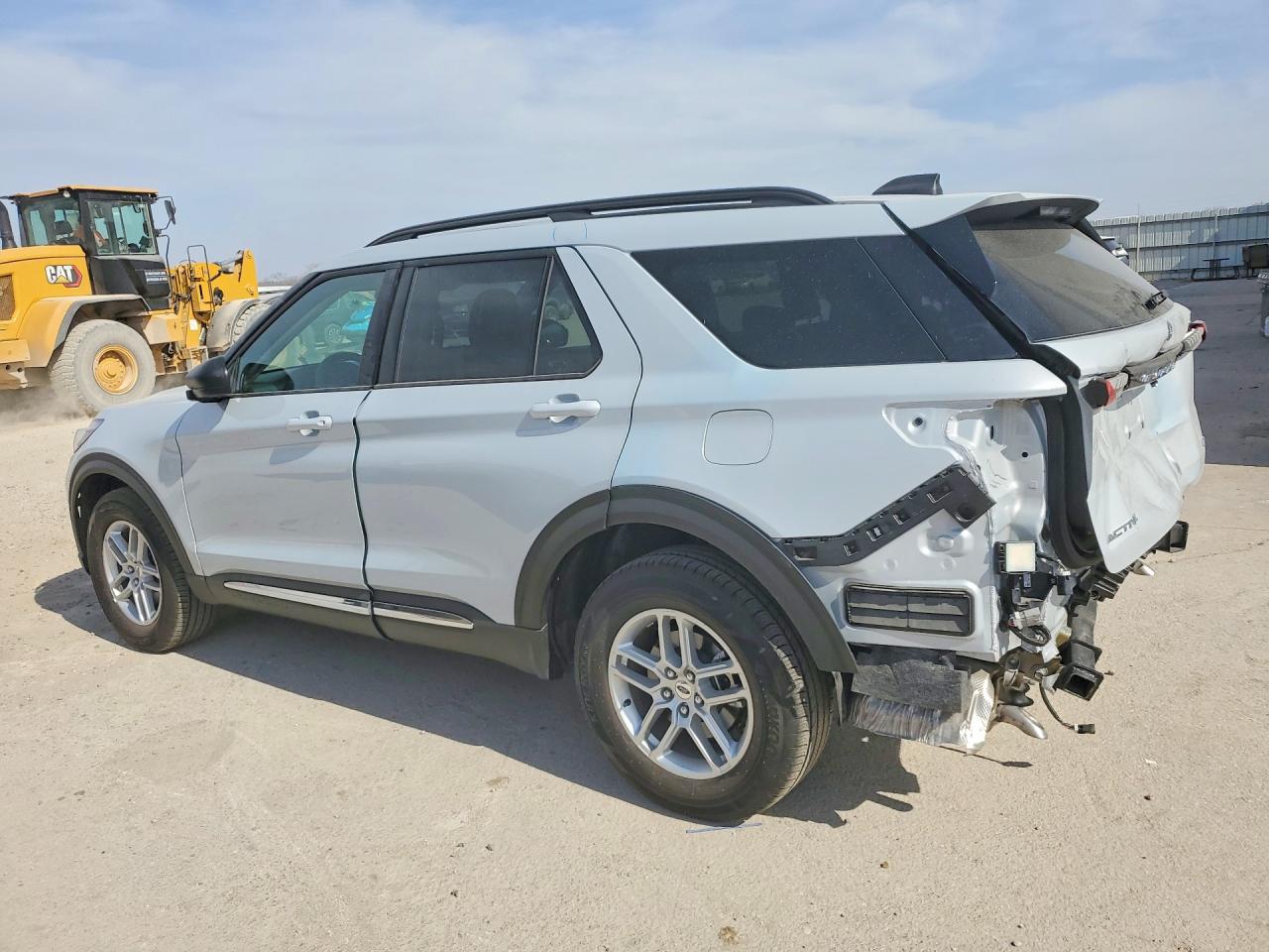 2025 FORD EXPLORER ACTIVE photo 3