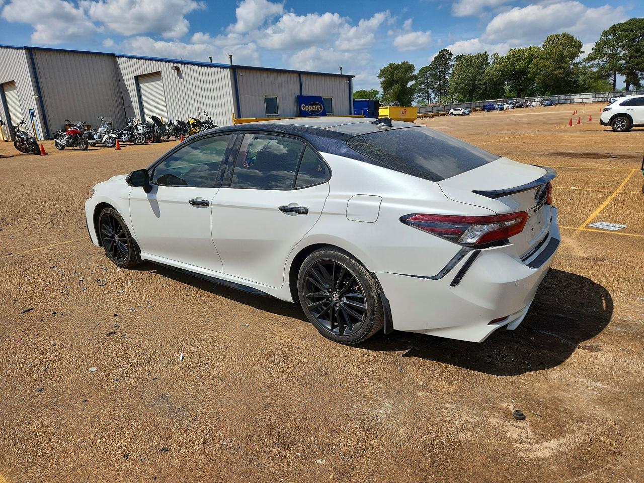 2021 TOYOTA CAMRY XSE V6 photo 2