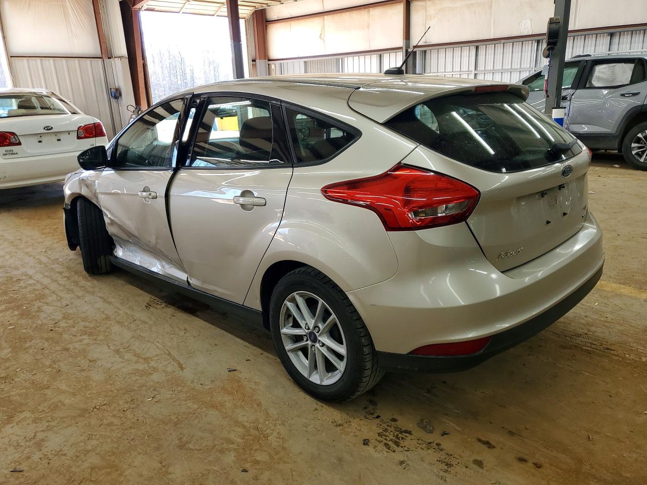 2018 FORD FOCUS SE photo 3