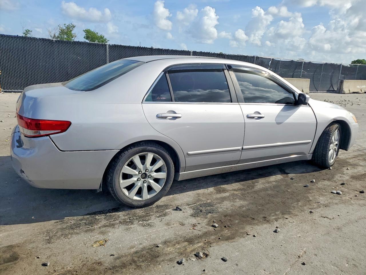 2003 HONDA ACCORD LX photo 5