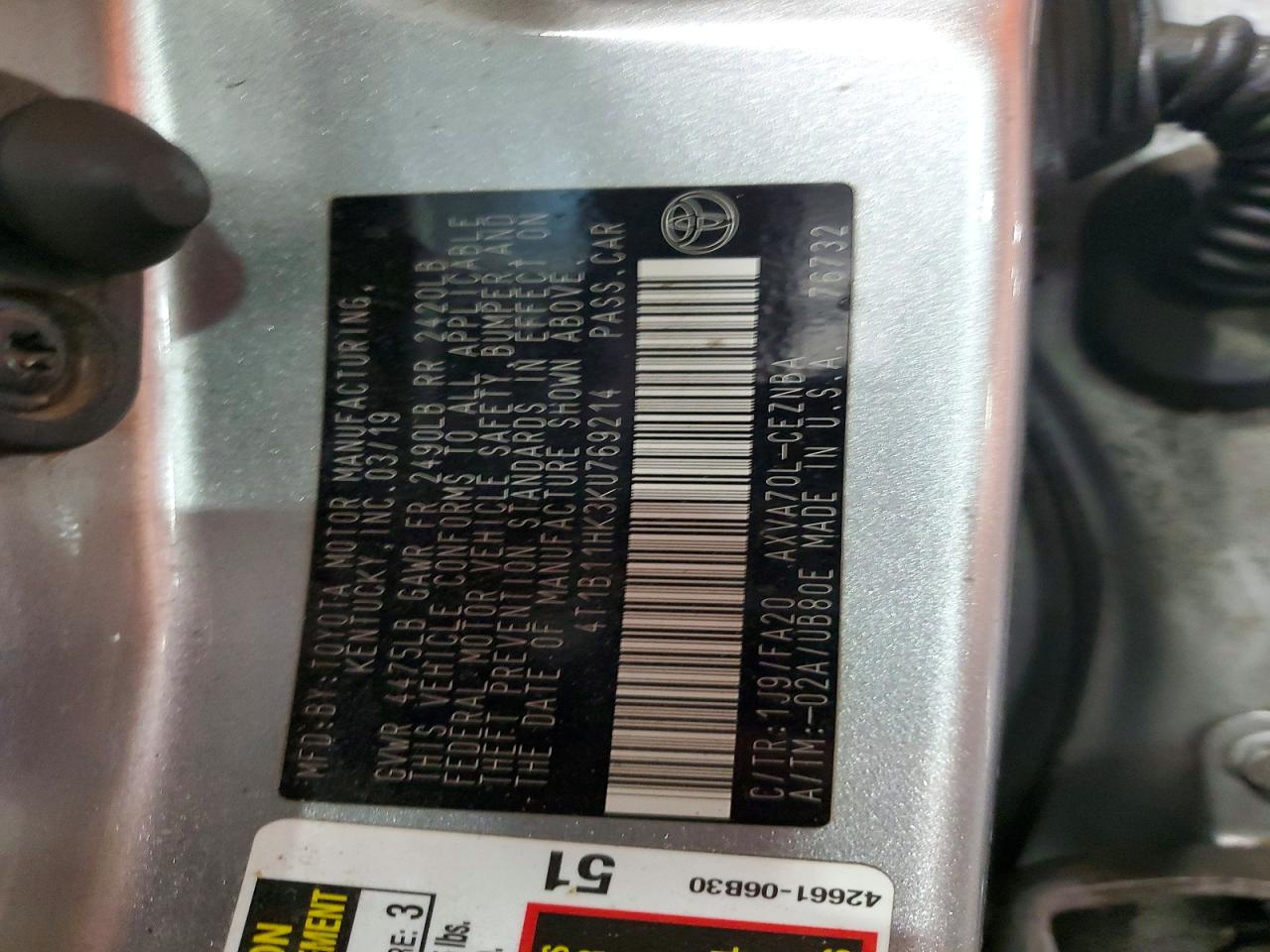 2019 TOYOTA CAMRY LE photo 12