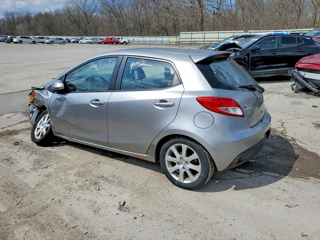2011 MAZDA MAZDA2 photo 4