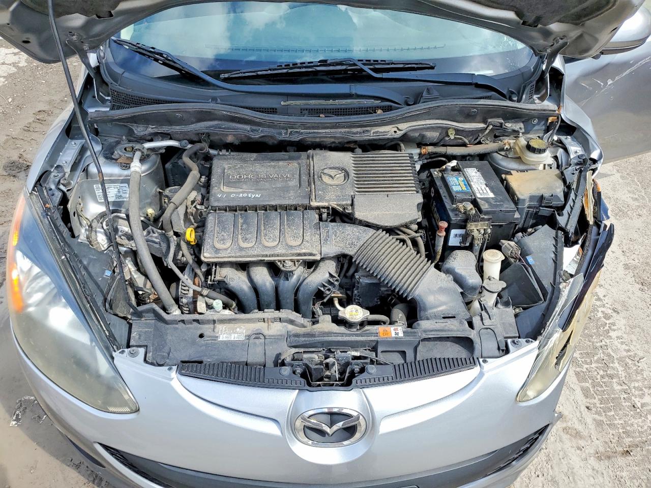 2011 MAZDA MAZDA2 photo 31