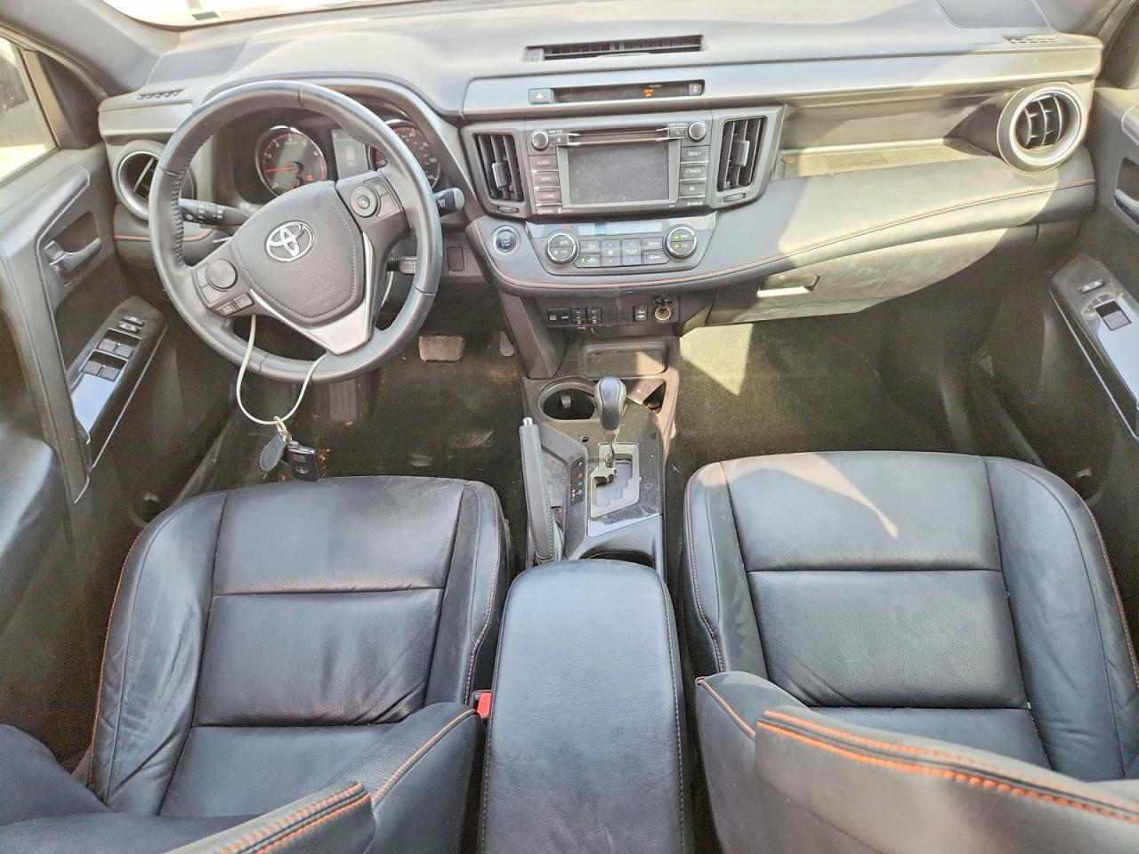 2016 TOYOTA RAV4 SE photo 15