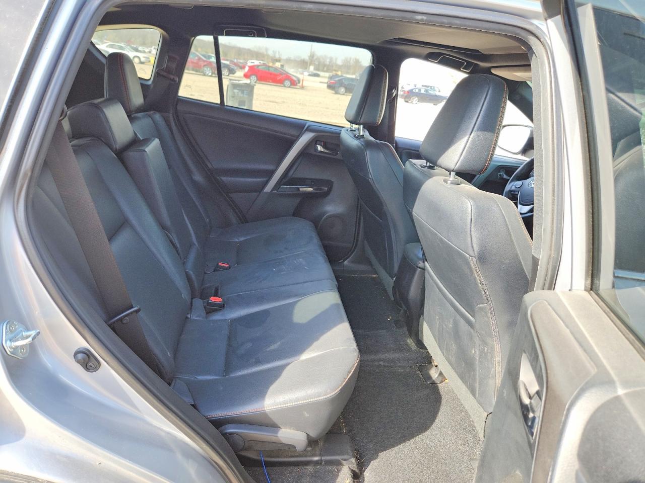 2016 TOYOTA RAV4 SE photo 21