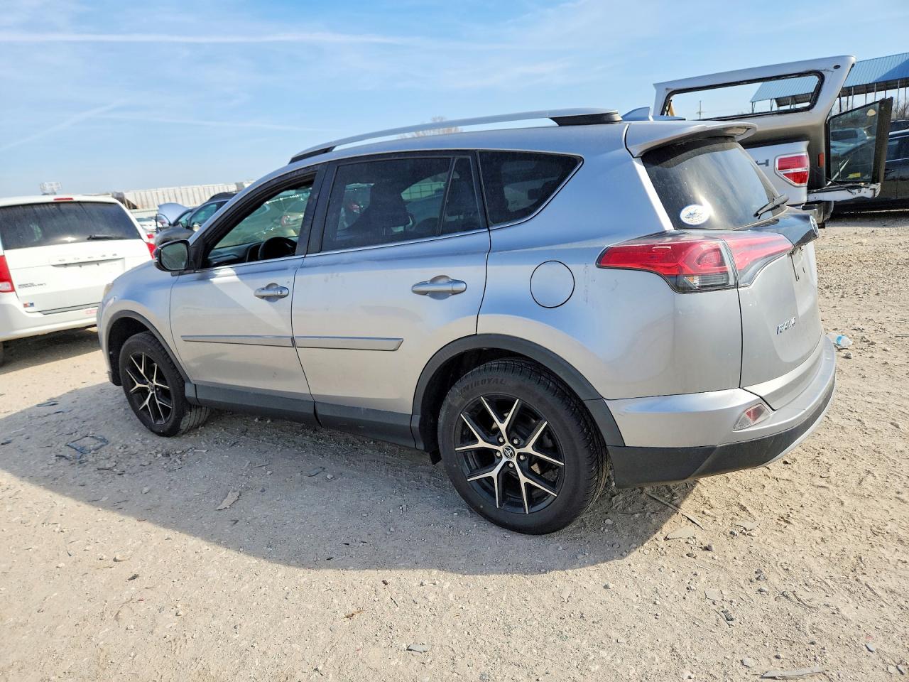 2016 TOYOTA RAV4 SE photo 3