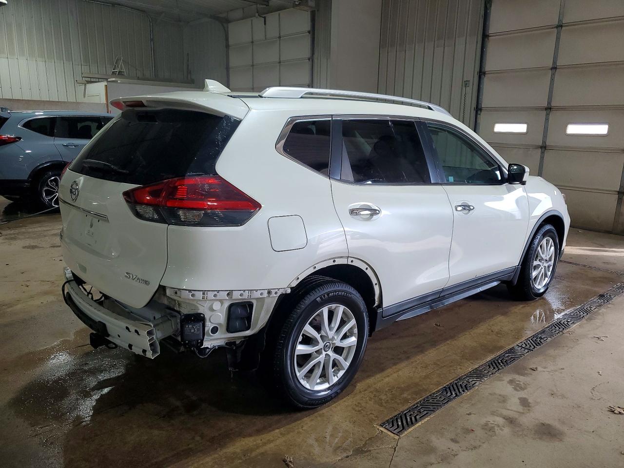 2018 NISSAN ROGUE SV photo 5
