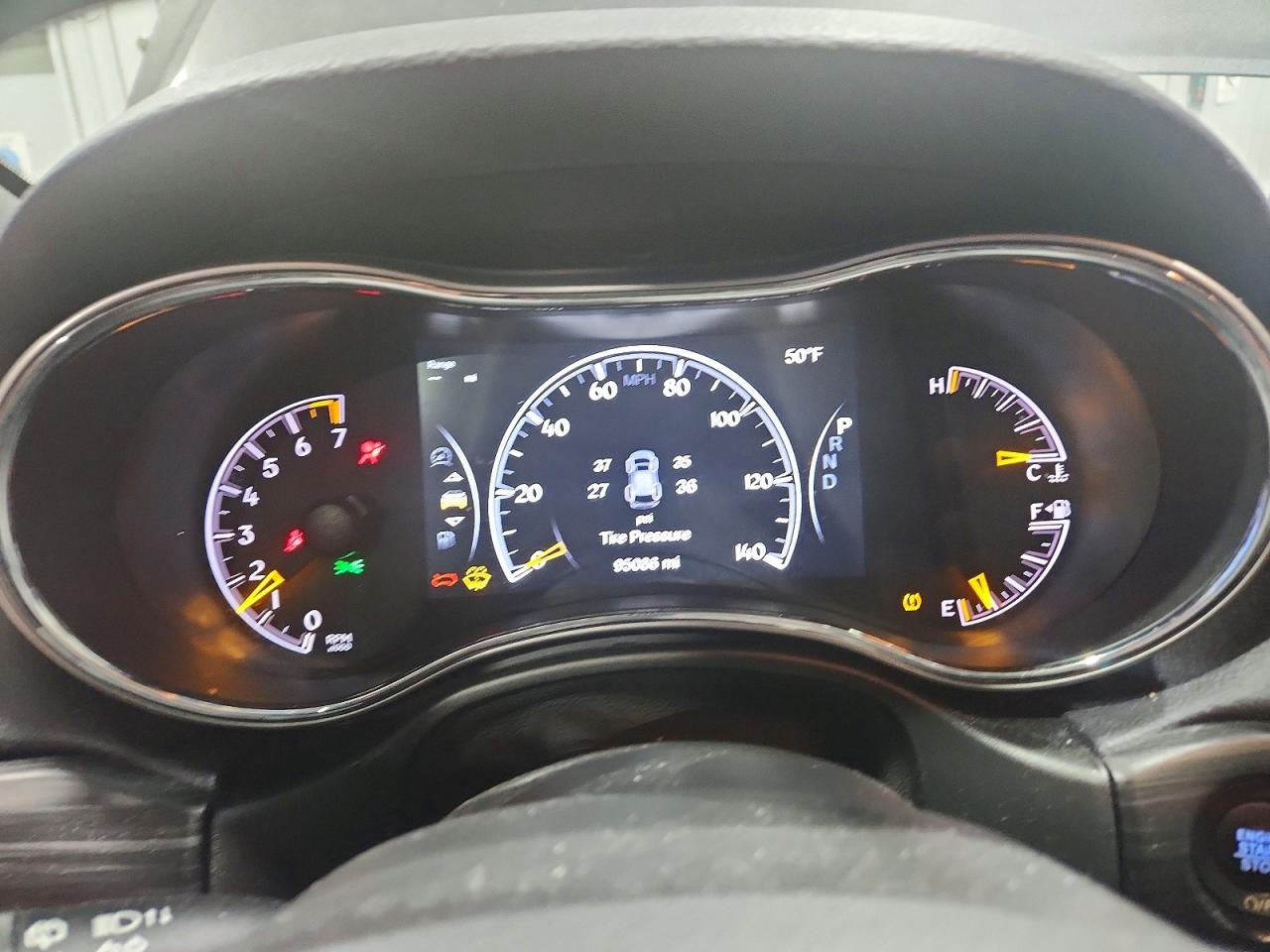 2019 JEEP GRAND CHEROKEE LAREDO photo 9