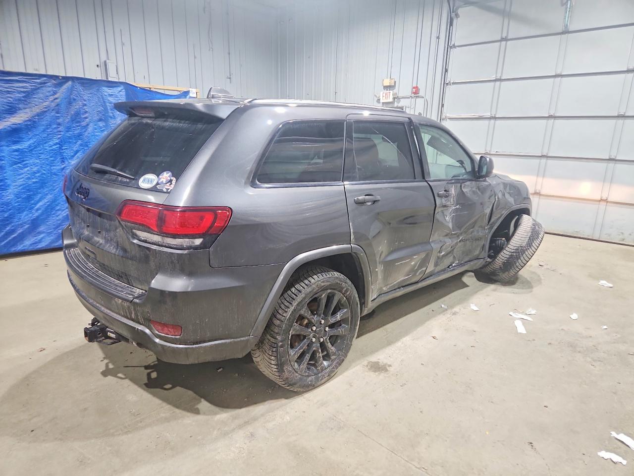 2019 JEEP GRAND CHEROKEE LAREDO photo 3