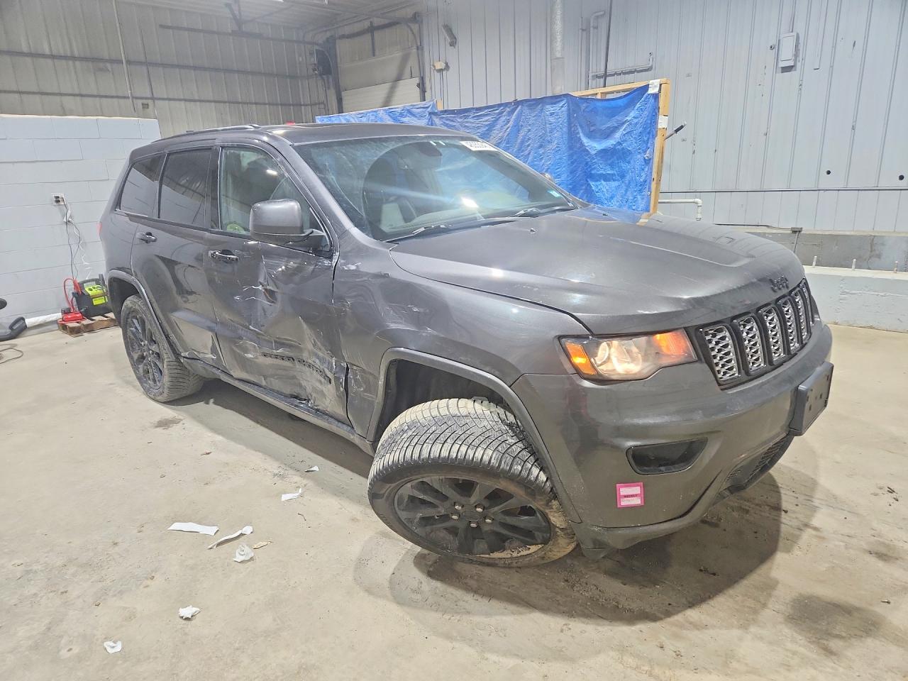 2019 JEEP GRAND CHEROKEE LAREDO photo 4