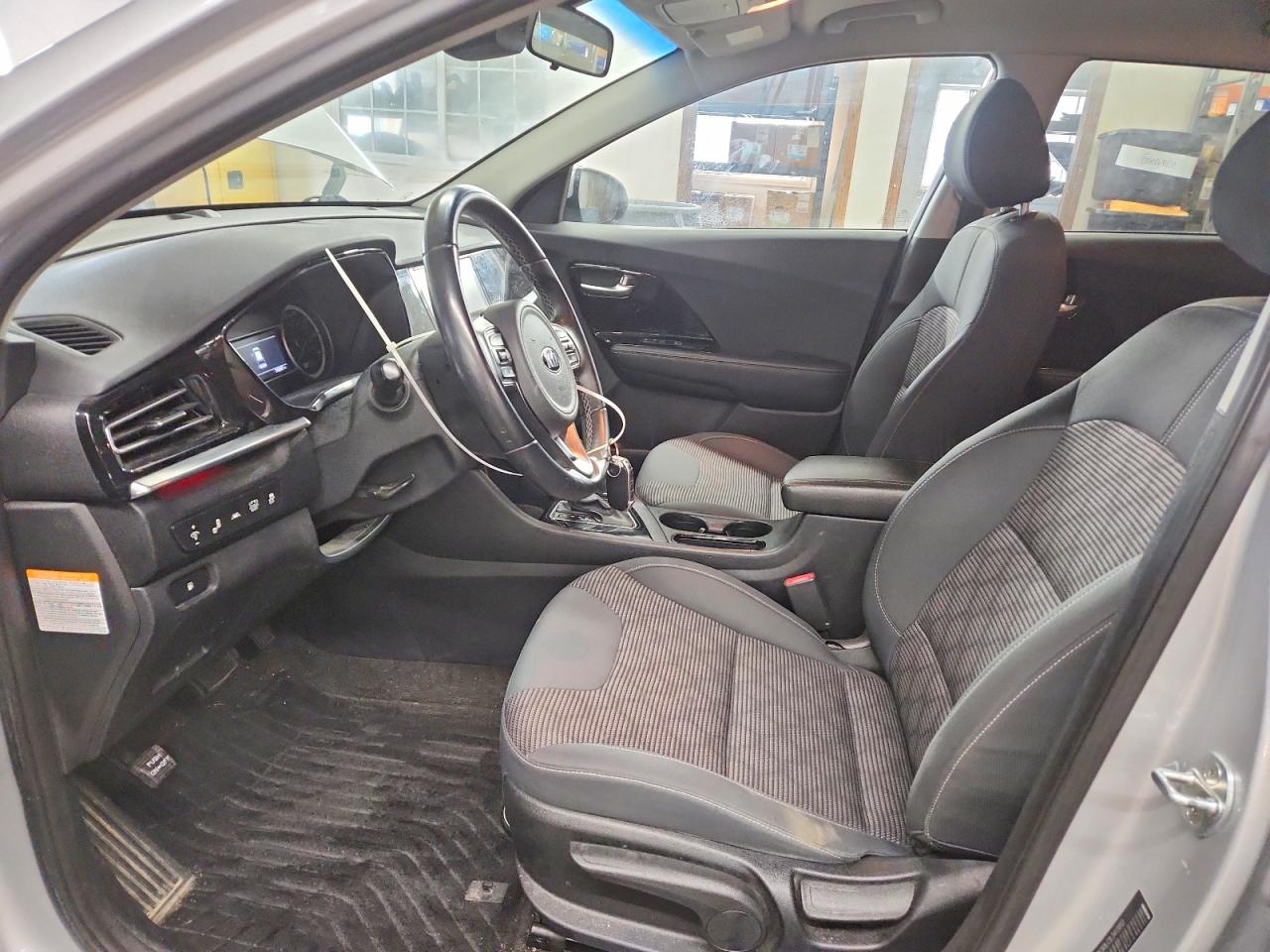 2020 KIA NIRO LXS photo 13