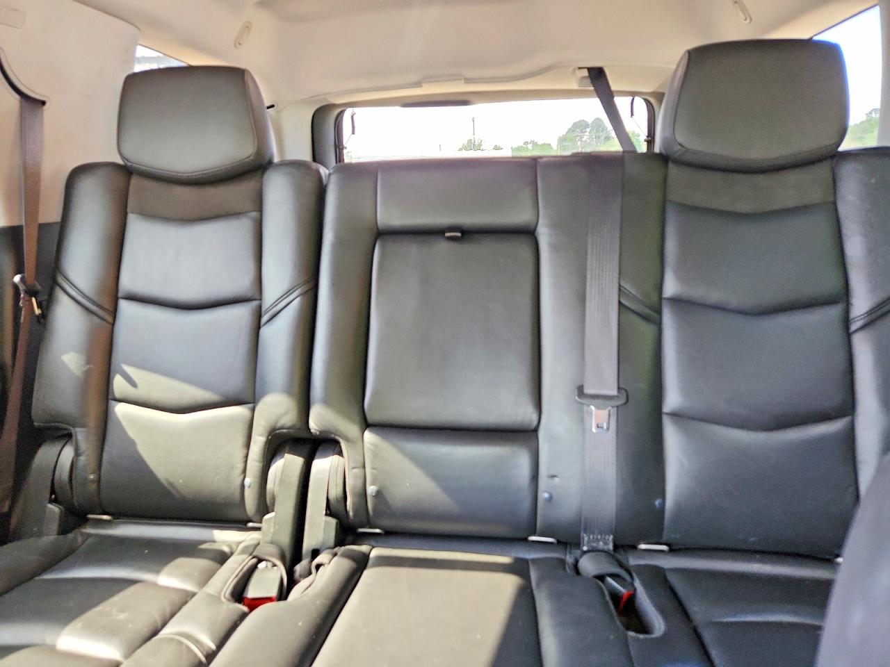 2019 CADILLAC ESCALADE LUXURY photo 19