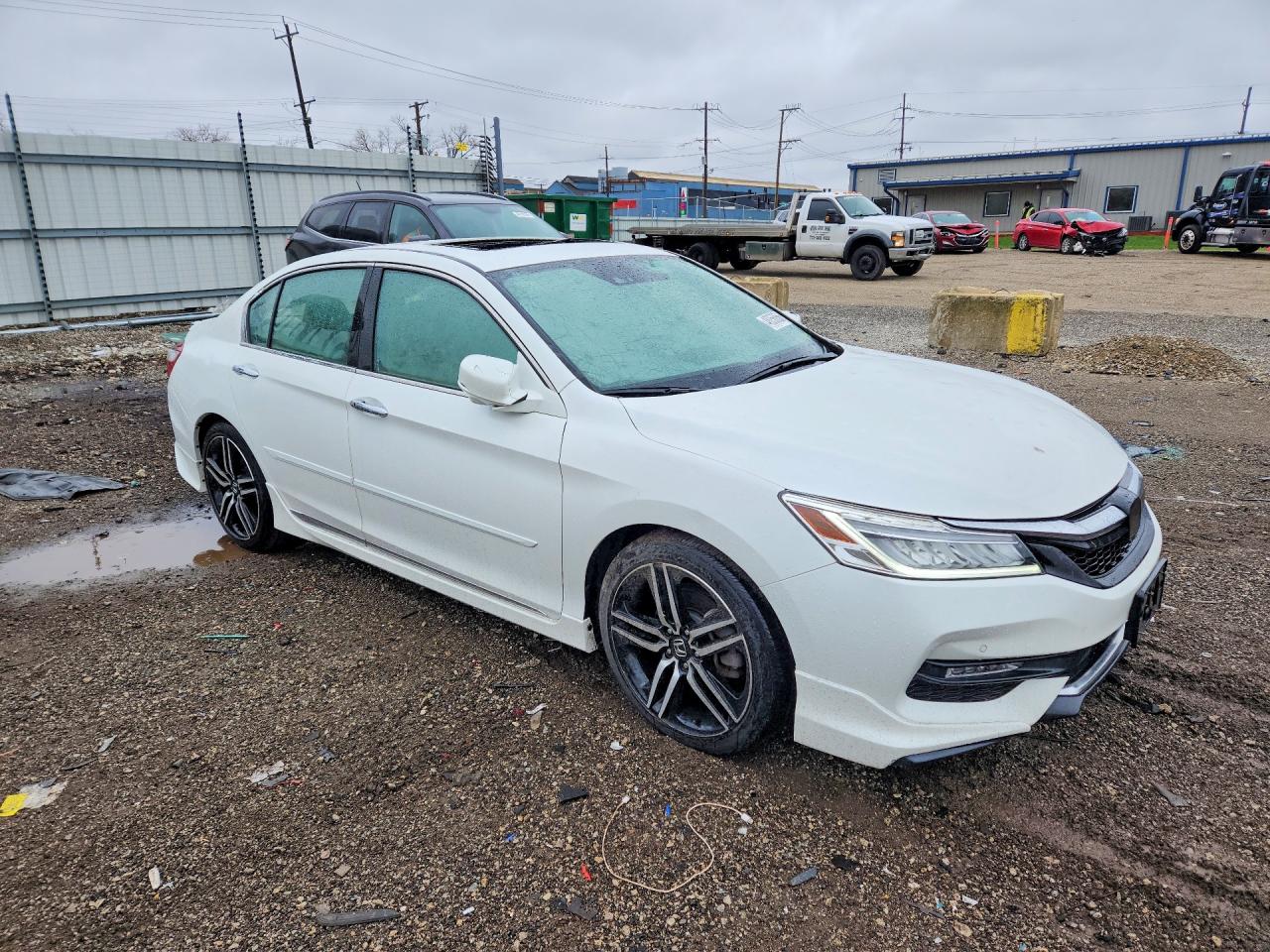 2017 HONDA ACCORD TOURING photo 4