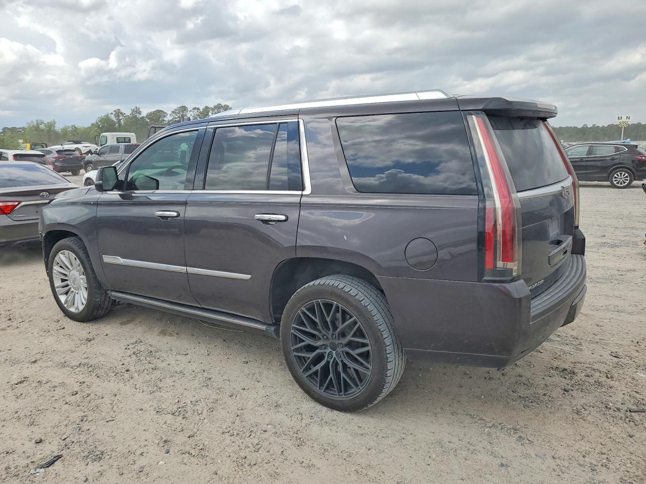 2016 CADILLAC ESCALADE PLATINUM photo 4