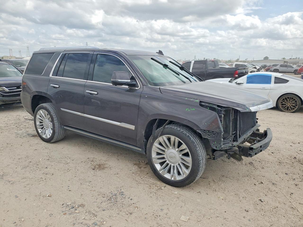 2016 CADILLAC ESCALADE PLATINUM photo 10
