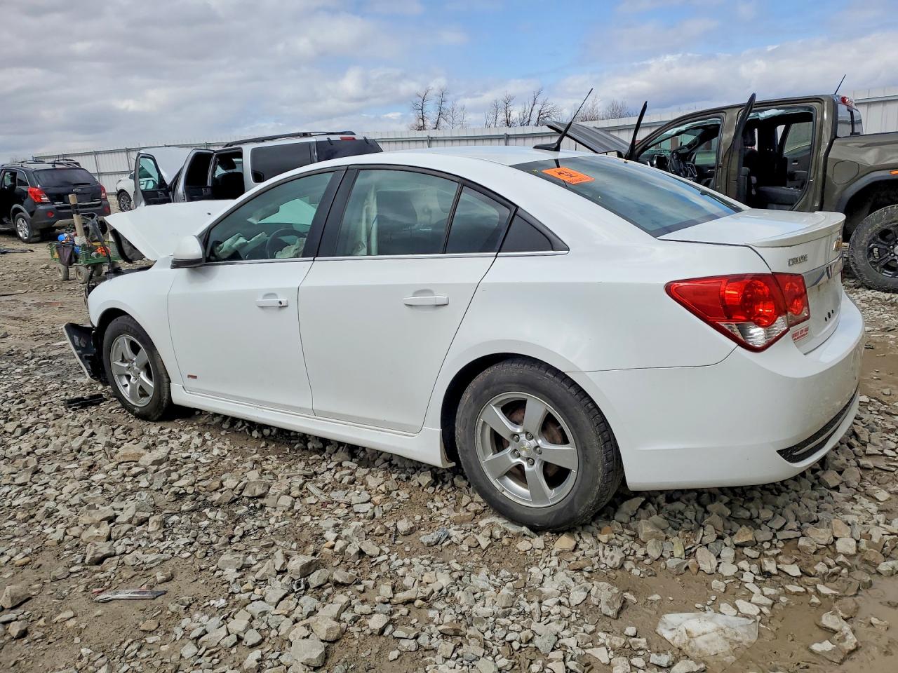 2014 CHEVROLET CRUZE LT photo 4