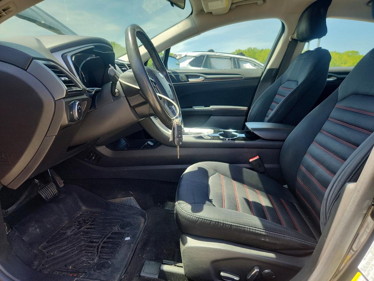2015 FORD FUSION SE photo 19