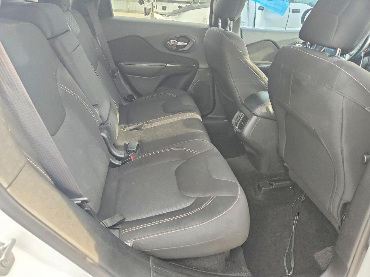 2016 JEEP CHEROKEE LATITUDE photo 21