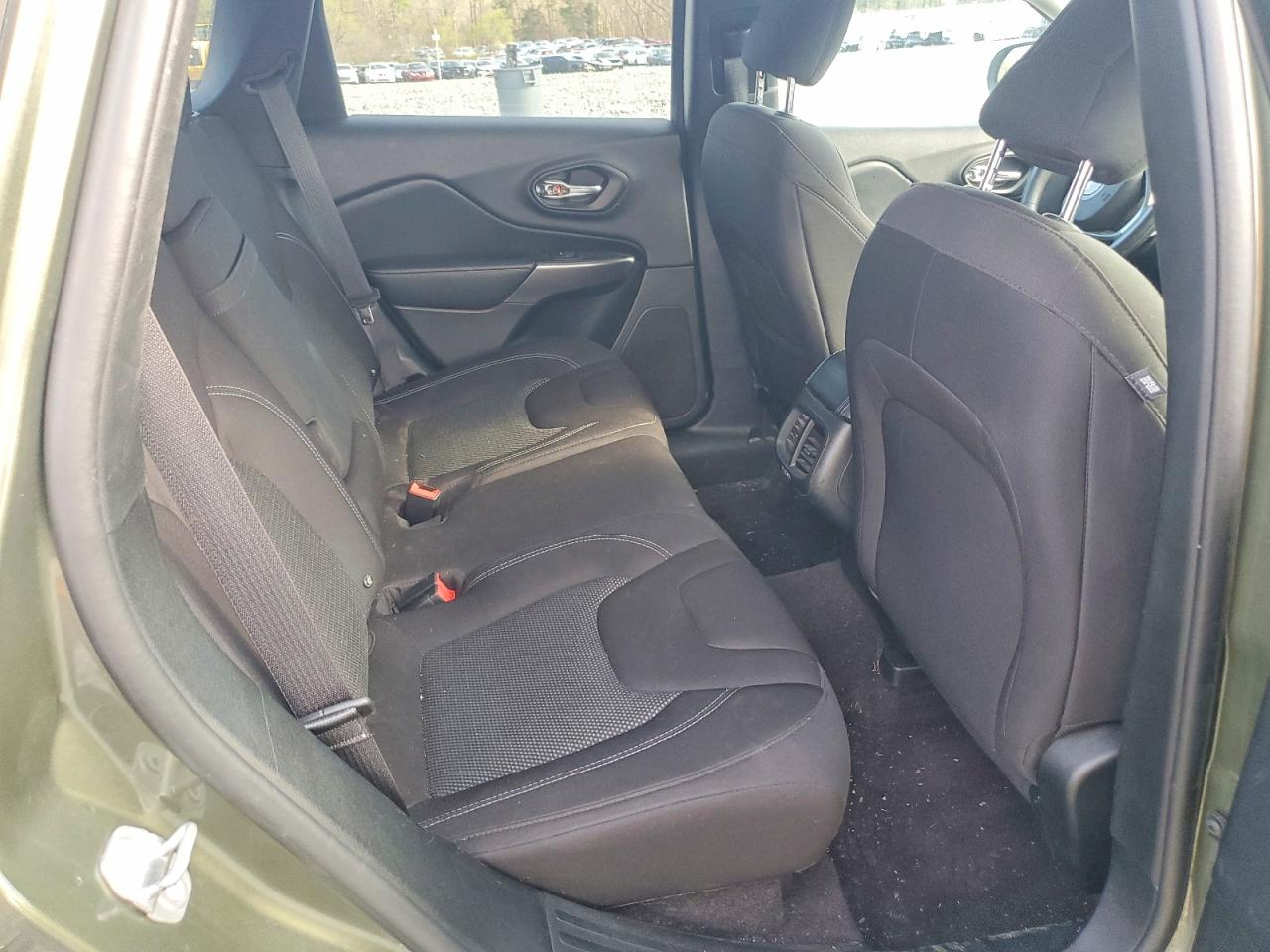 2019 JEEP CHEROKEE LATITUDE photo 11