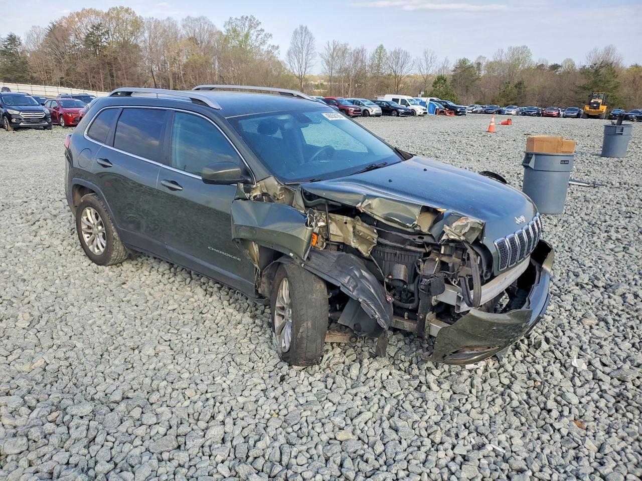 2019 JEEP CHEROKEE LATITUDE photo 4