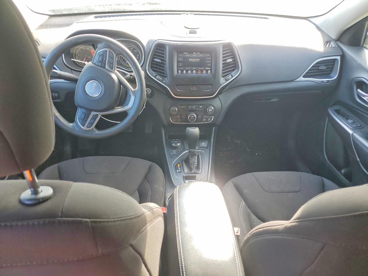 2019 JEEP CHEROKEE LATITUDE photo 8