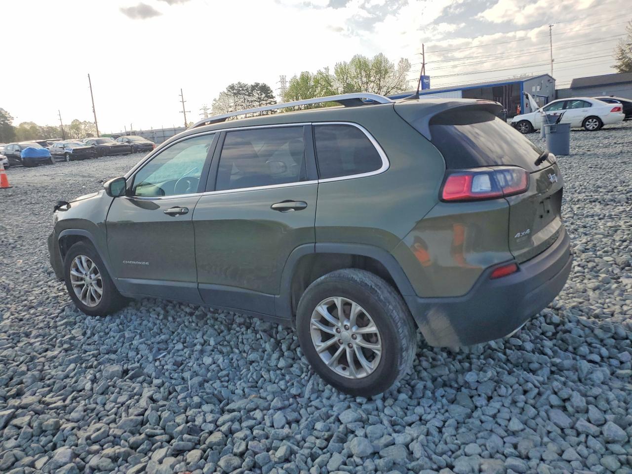 2019 JEEP CHEROKEE LATITUDE photo 2