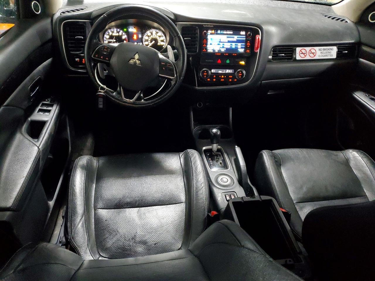 2016 MITSUBISHI OUTLANDER GT photo 15