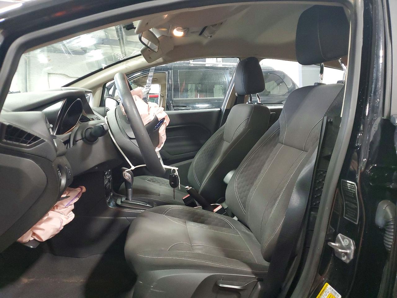 2019 FORD FIESTA SE photo 13
