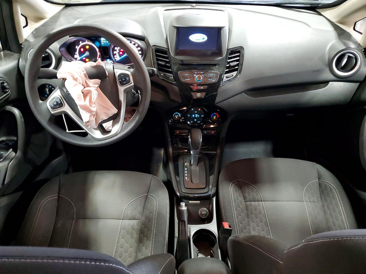 2019 FORD FIESTA SE photo 15