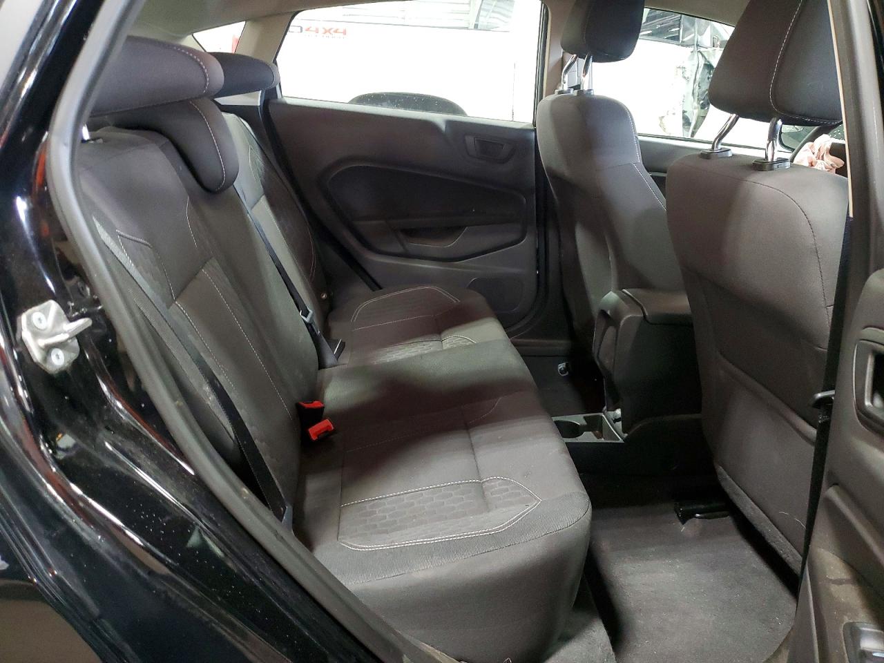 2019 FORD FIESTA SE photo 19