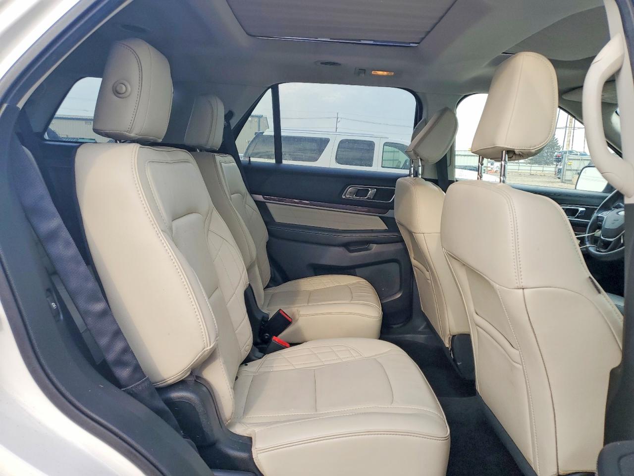 2018 FORD EXPLORER PLATINUM photo 11
