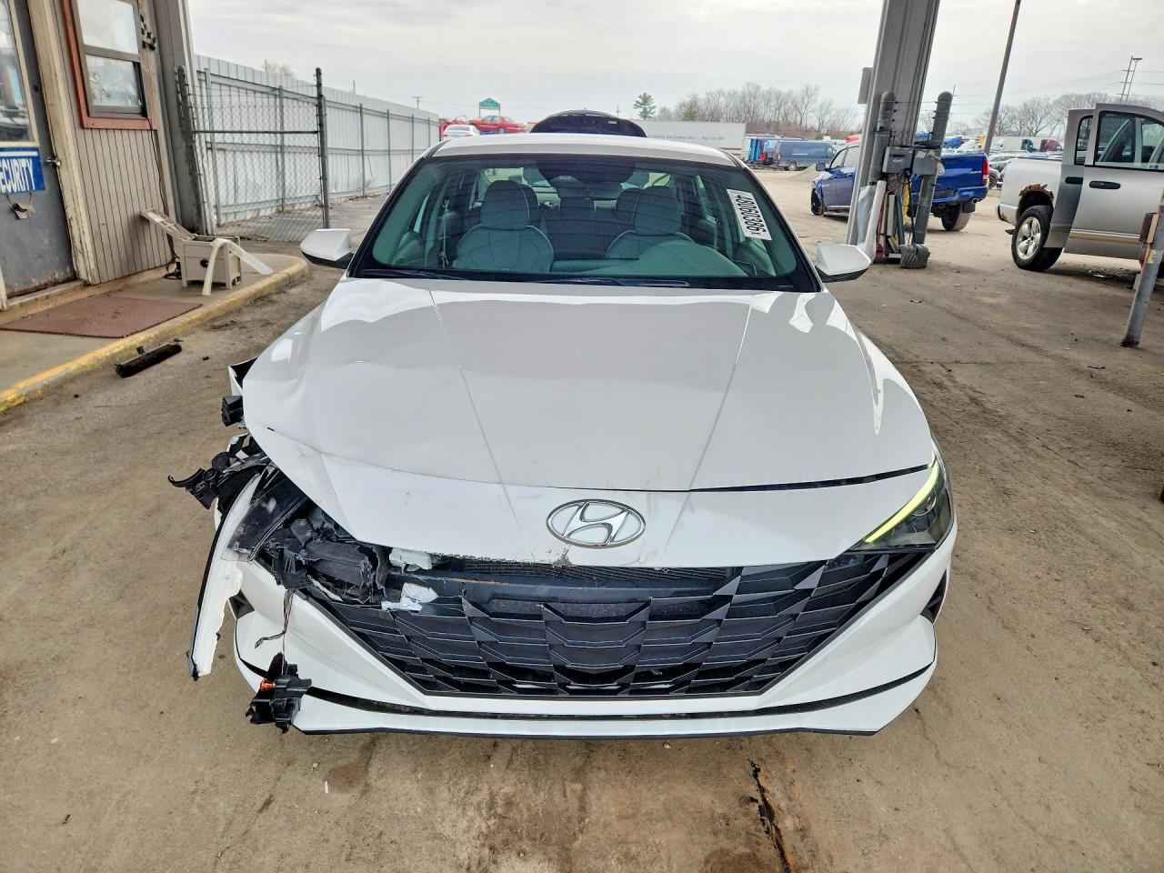 2023 HYUNDAI ELANTRA SE photo 9